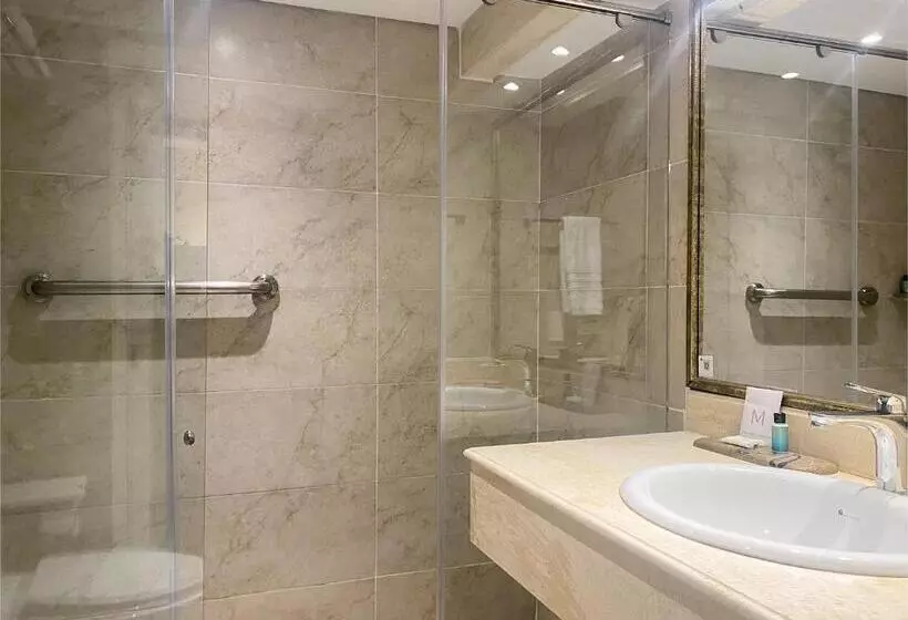 اتاق لوکس با تخت بزرگ, El Prado