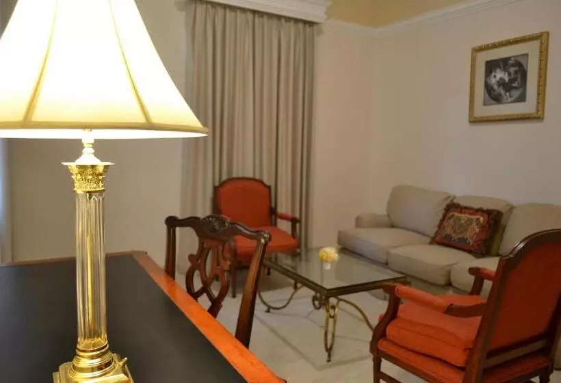 اتاق لوکس با تخت بزرگ, El Prado