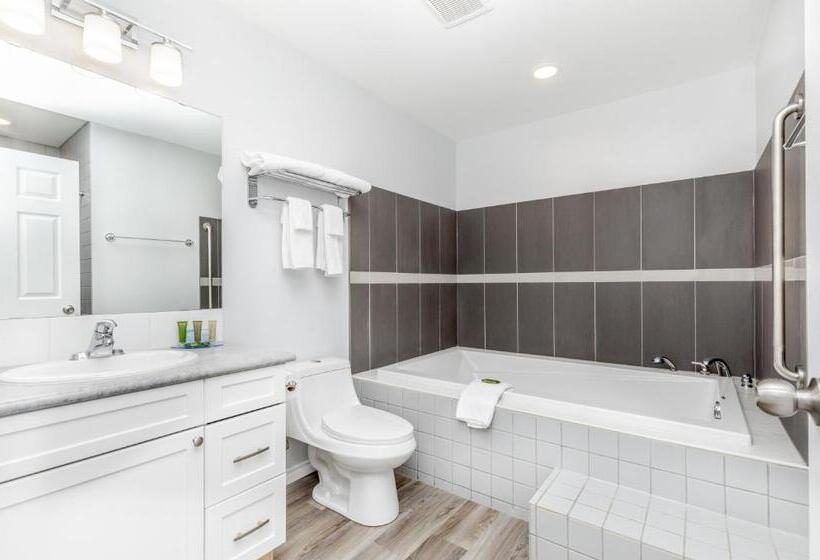 מיטת קינג בסוויטה, Westridge Motor Inn