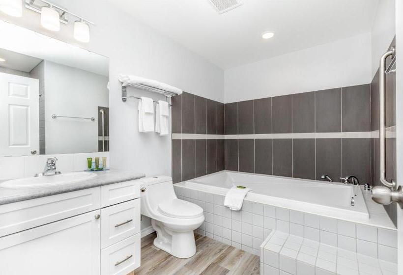 מיטת קינג בסוויטה, Westridge Motor Inn