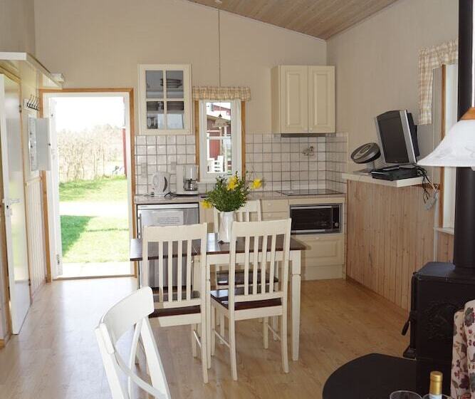 小室, Kommandørgården