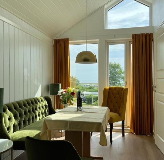 带海景的标准工作室, Kommandørgården