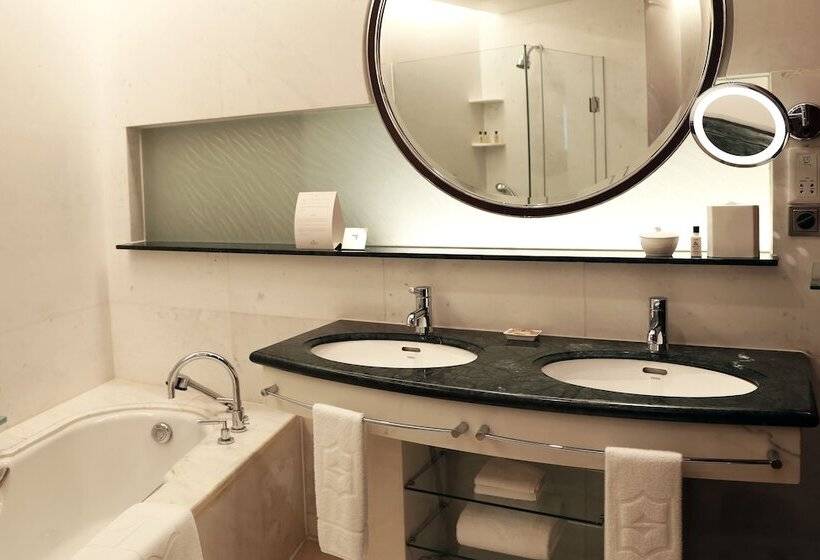 Standart Oda, Pudong Shangrila, Shanghai