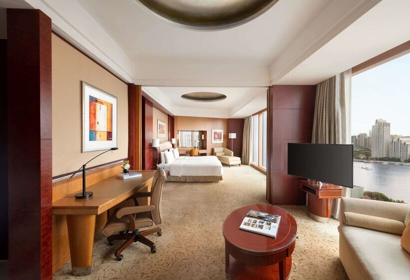 سوئیت پریمیوم, Pudong Shangrila, Shanghai