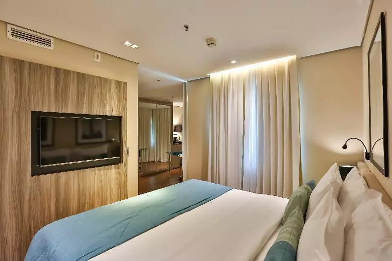 سوئیت پریمیوم, Pudong Shangrila, Shanghai