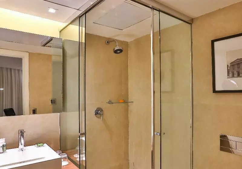 سوئیت پریمیوم, Pudong Shangrila, Shanghai