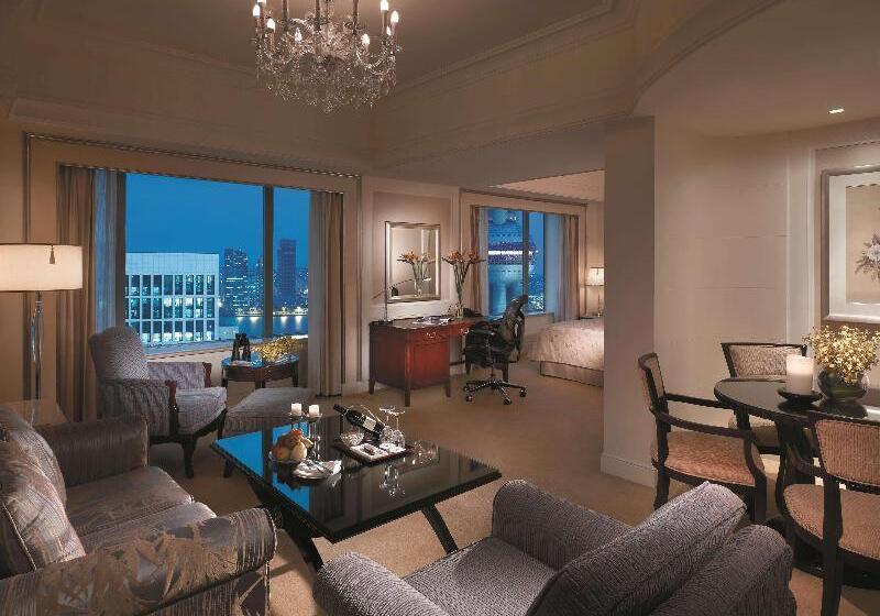 Büyük Çift Kişilik Yataklı Süit, Pudong Shangrila, Shanghai