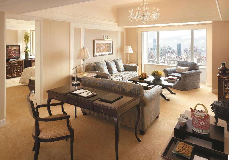 Büyük Çift Kişilik Yataklı Süit, Pudong Shangrila, Shanghai