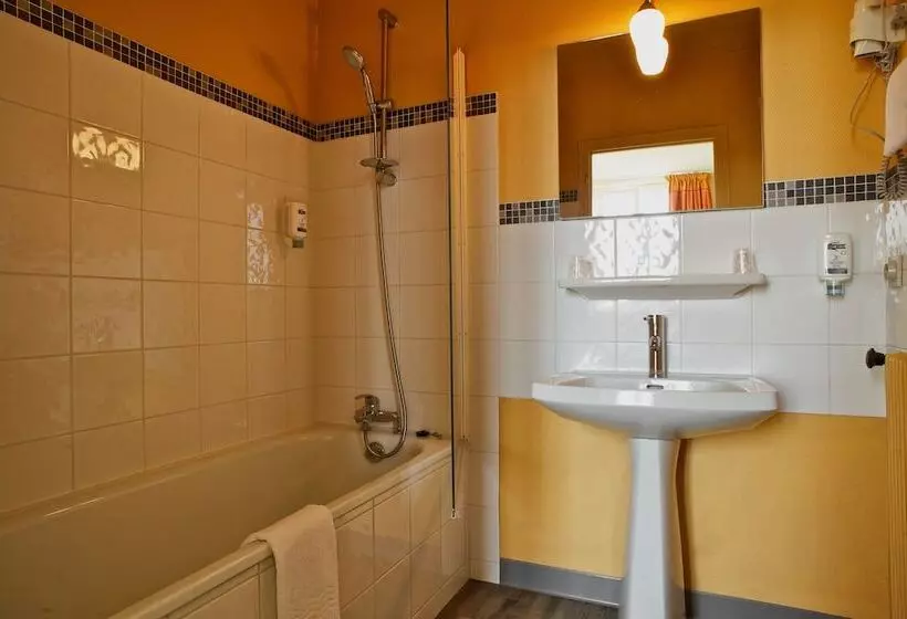 اتاق سوپریور, Brit Hotel Le Surcouf