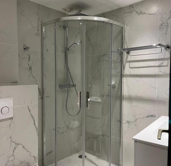 חדר קלאסי, Cannes Centre Univers