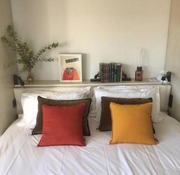 סוויטת ג'וניור, Cannes Centre Univers