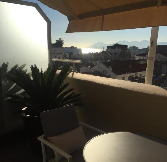 סוויטת ג'וניור עם מרפסת, Cannes Centre Univers