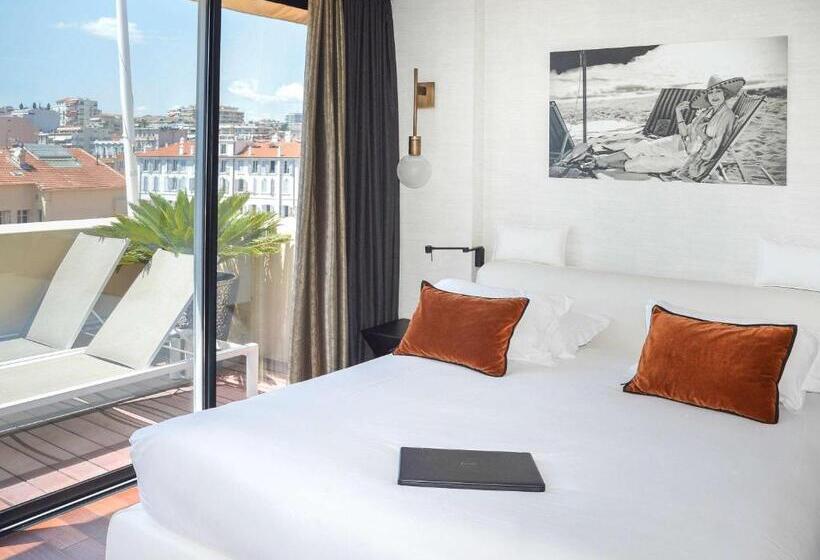 סוויטת ג'וניור עם מרפסת, Cannes Centre Univers