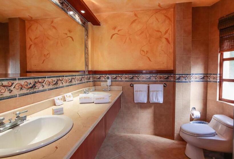 シティビュースイート, Luna Volcán, Adventure Spa   Formerly Luna Runtún