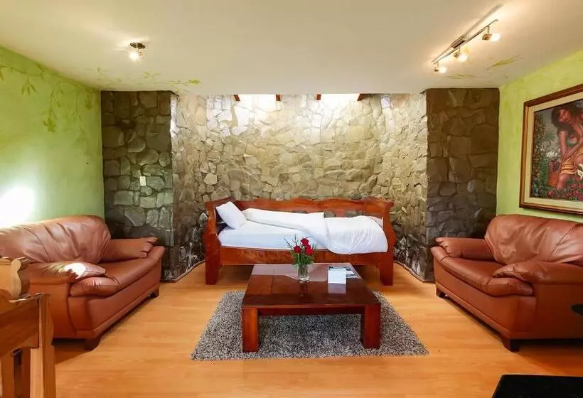 シティビュースイート, Luna Volcán, Adventure Spa   Formerly Luna Runtún