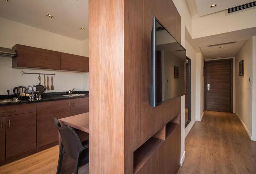 استودیوی لوکس, The President Hotel Cairo