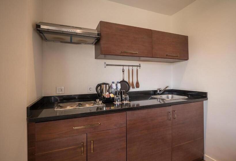 استودیوی لوکس, The President Hotel Cairo