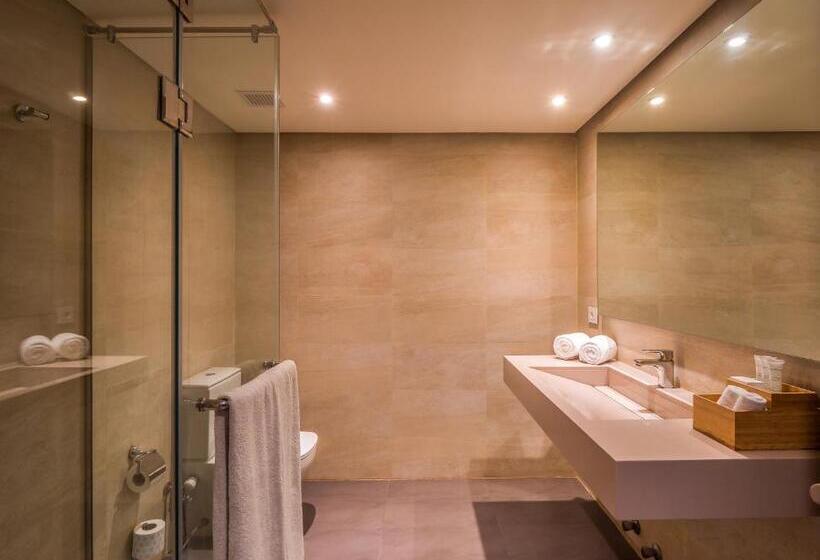 استودیوی لوکس, The President Hotel Cairo