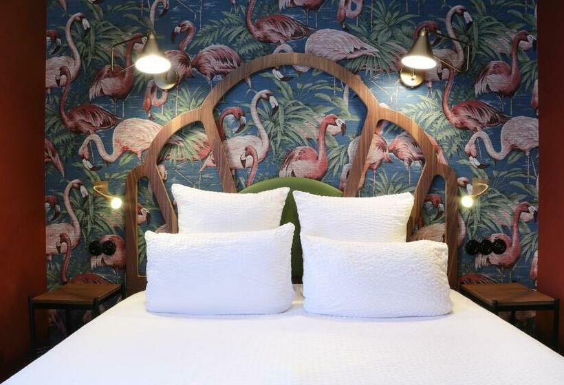 Номер Стандарт, Andre Latin