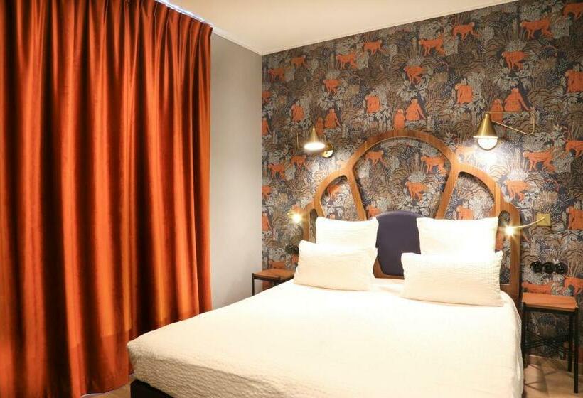 Номер Стандарт, Andre Latin