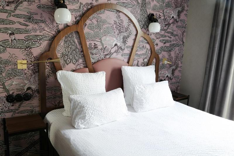 Номер Стандарт, Andre Latin