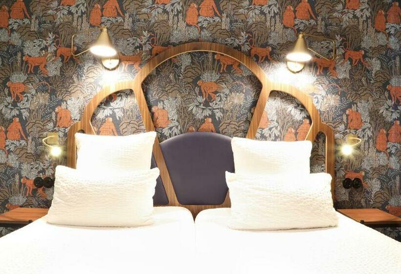 Номер Стандарт, Andre Latin