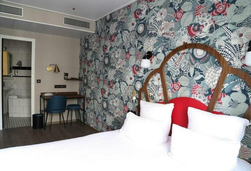 Номер Deluxe, Andre Latin