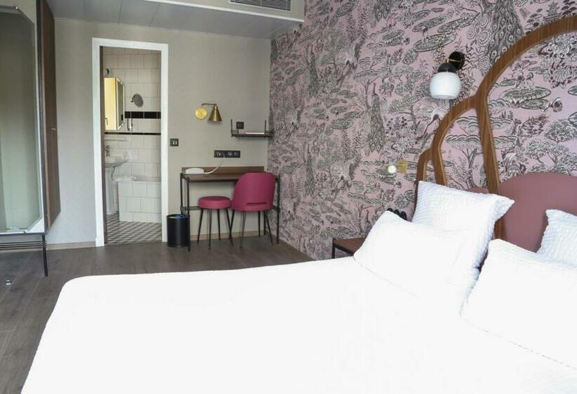 Номер Deluxe, Andre Latin