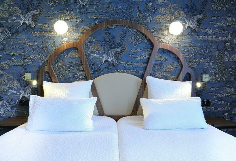 Номер Deluxe, Andre Latin