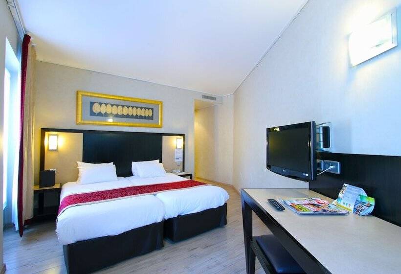 Номер Стандарт, Andre Latin