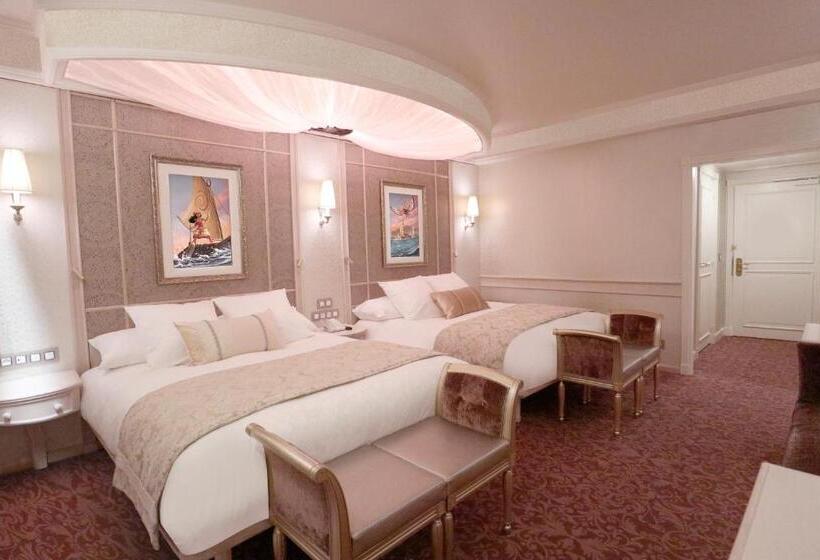 Четырехместный Номер Deluxe, Disneyland®