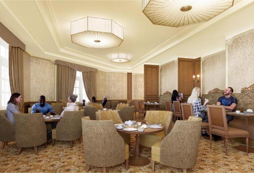 Четырехместный Номер Deluxe, Disneyland®