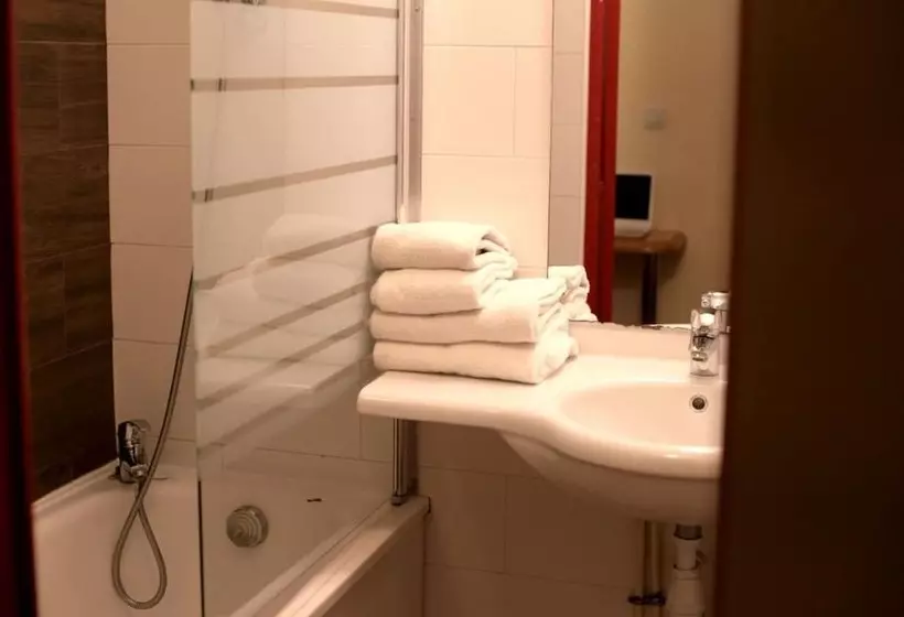 اتاق استاندارد سه نفره, Euro Hôtel Airport Orly Rungis