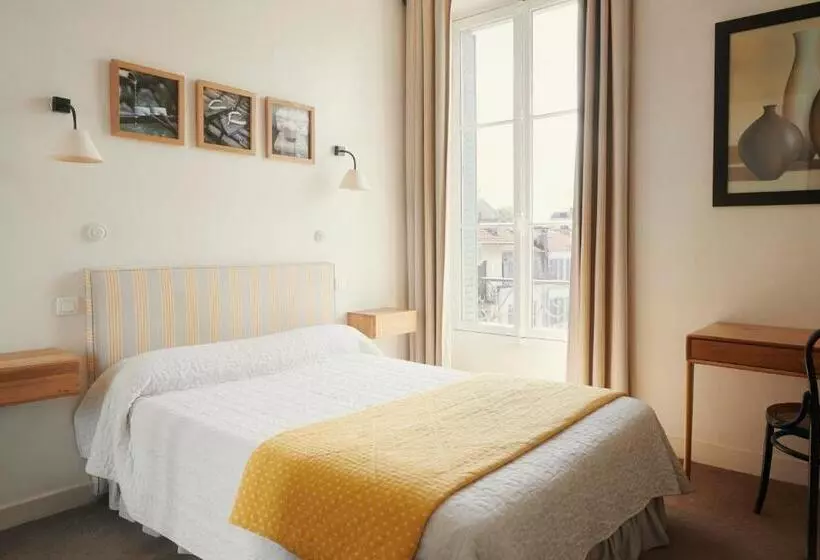 اتاق استاندارد یک نفره, Hôtel Bristol Pau