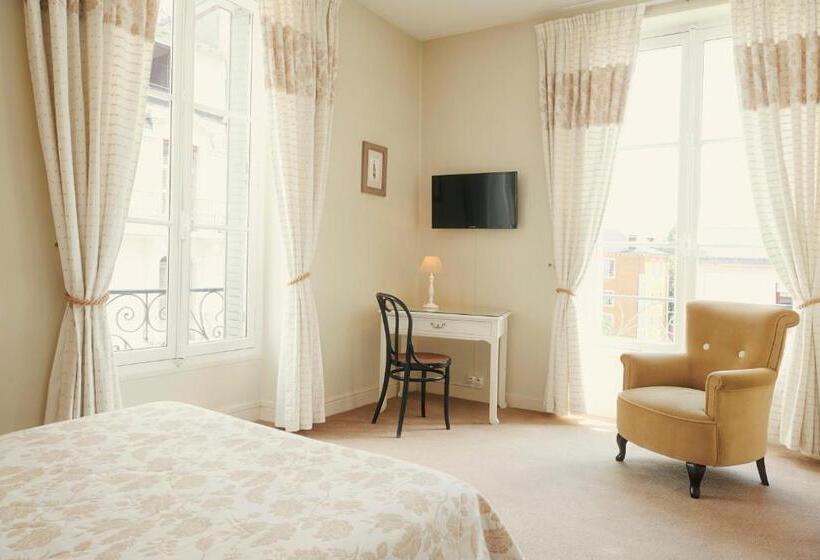 Номер Basic, Hôtel Bristol Pau