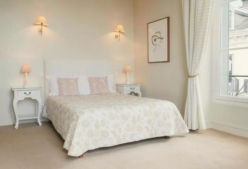 اتاق عادی, Hôtel Bristol Pau
