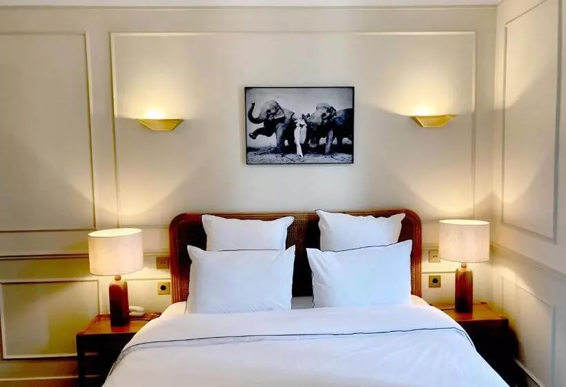 سوییت جونیور, Hôtel Bristol Pau