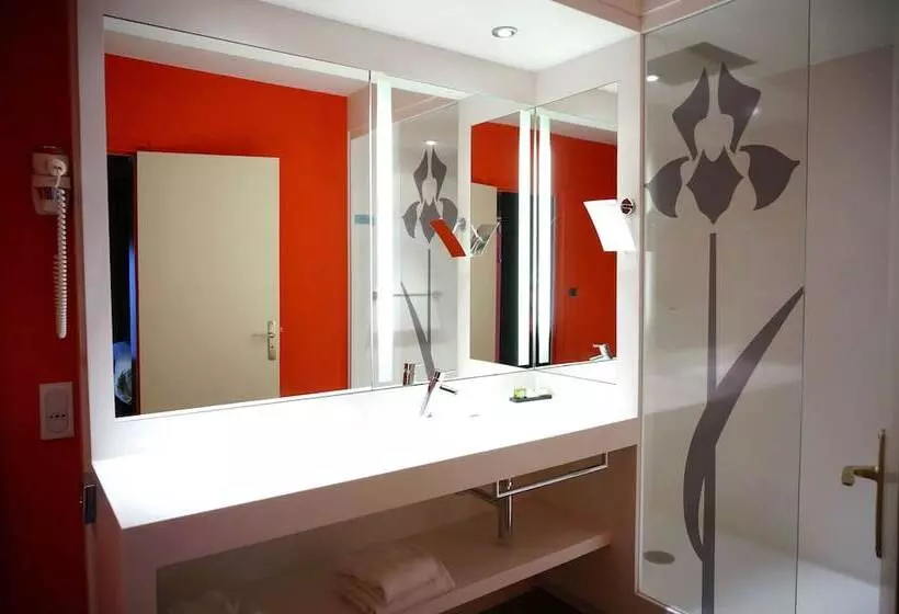 ファミリールーム, Logis Hôtel De Bourgogne   Mâcon