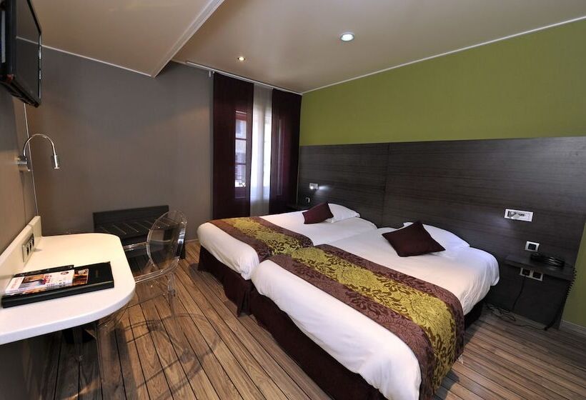 Номер Премиум, Logis Hôtel De Bourgogne   Mâcon