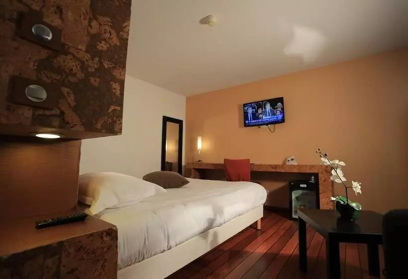 スーペリアトリプルルーム, The Originals Boutique, Grand Hôtel Saintpierre, Aurillac