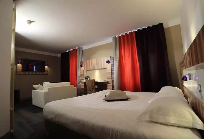 スーペリアトリプルルーム, The Originals Boutique, Grand Hôtel Saintpierre, Aurillac
