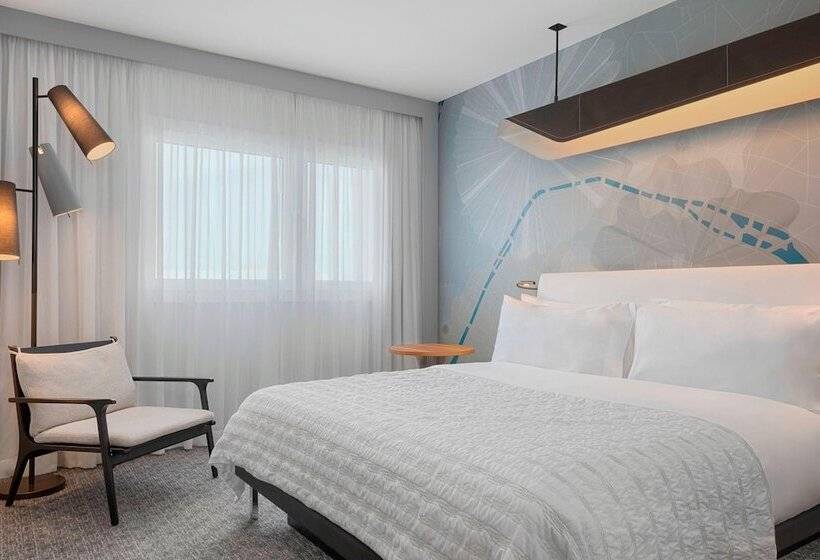 シニアスイート, Le Méridien Etoile