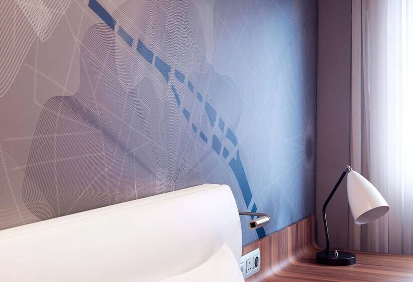 クラブルーム, Le Méridien Etoile