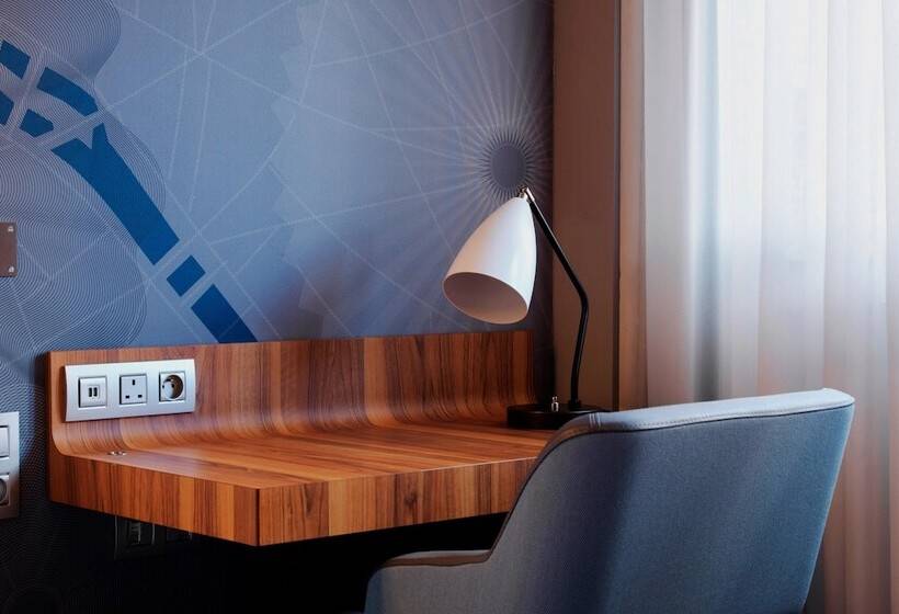 クラブルーム, Le Méridien Etoile