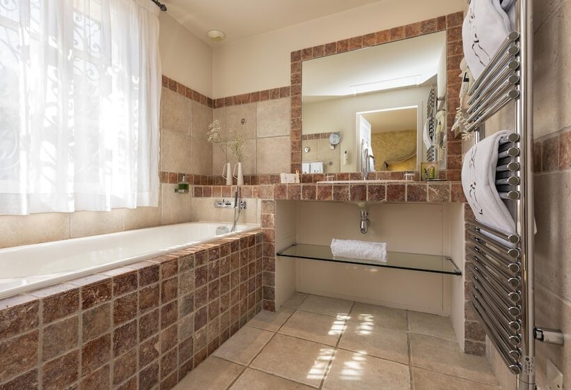 프레스티지 트리플 룸, Mas De L Oulivie