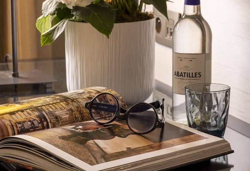 エクゼクティブルーム, La Villa Madame