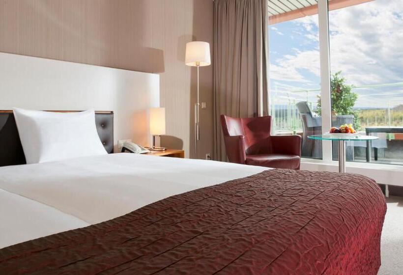 景色の見えるジュニアスイート, Dorint Am Nürburgring Hocheifel