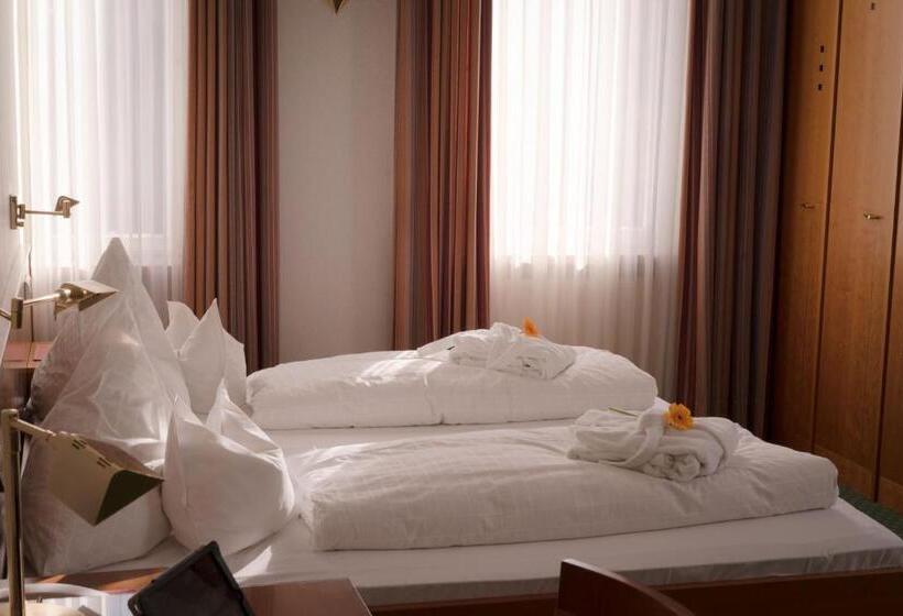 スタンダードルーム, Erika