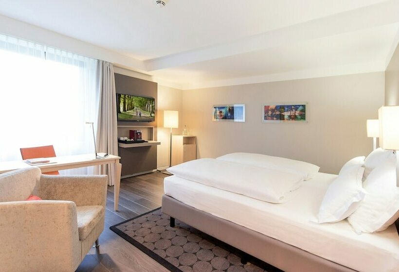 غرفة سوبيريور, Lyskirchen