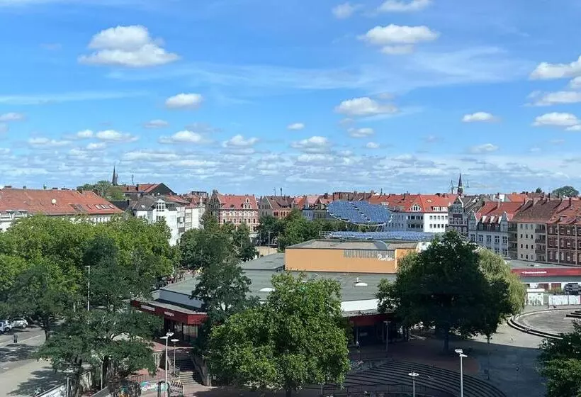 Standard Kolmen Hengen Huone, Plaza Hannover